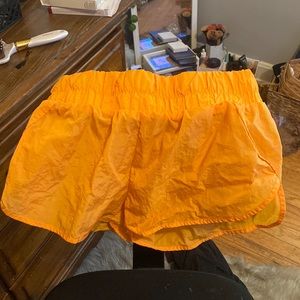 Worn once, great for pictures!